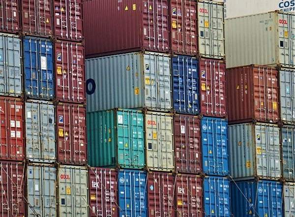 Business News | India's Exports Declined to USD 71.95 Bn in Feb from USD 74.97 Bn in Jan 2025