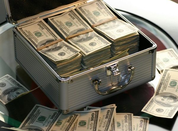World News | Nepali Lawmakers Demand to Investigate Attempt to Smuggle Foreign Currencies into China