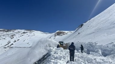 India News | BRO Commences Snow Clearance Operation on Leh-Manali National Highway
