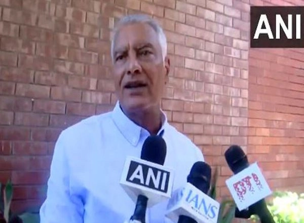 India News | Bhagwant Mann Has Used, Abused and Humiliated Farmers for Votes: Sunil Jhakhar