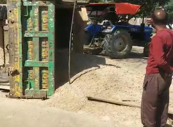 India News | Unknown Miscreants Threaten Forest Officials, Take Away Seized Vehicle in MP's Morena; Complaint Filed