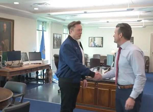 World News | Ensuring US Military Has Greatest Fighting Force World Has Ever Known: Defence Secy Hosts Elon Musk at Pentagon