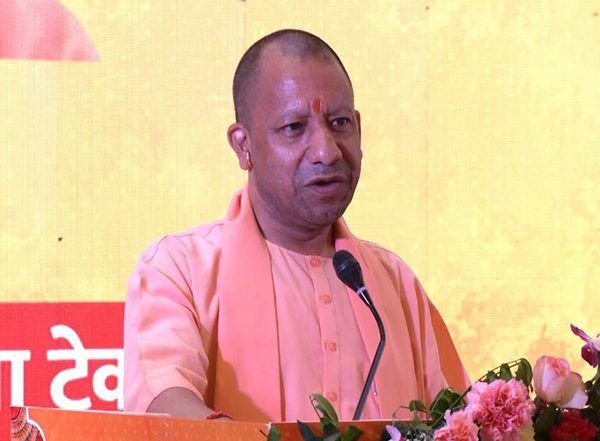 India News | UP CM Yogi Adityanath Says Rs 700 Cr MoUs Signed for PM MITRA Park Under PM Modi's 5F Vision