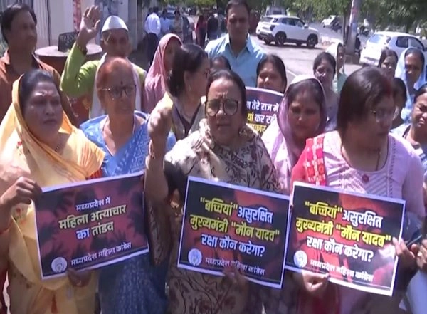 India News | MP: Mahila Congress Protests Against State Government over Increasing Crime Against Women