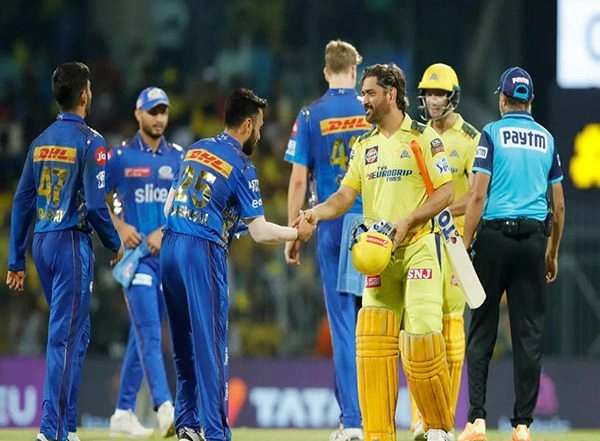 Sports News | IPL 2025: MS Dhoni on Cusp of Making History for CSK; Rohit Sharma Eyes Elusive Feat