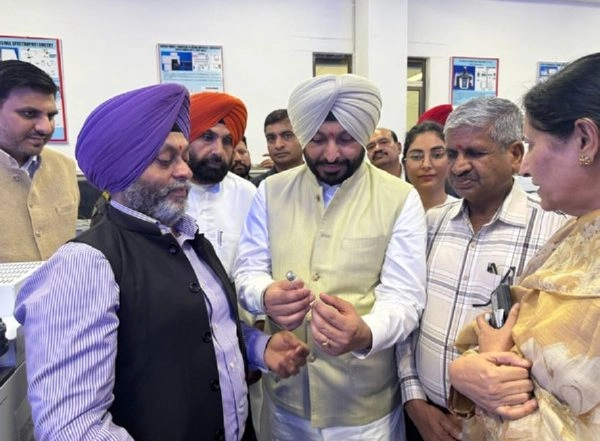 India News | 100 New Food Testing Labs to Be Established with Support from Ministry of Food Processing Industries: Ravneet Singh Bittu