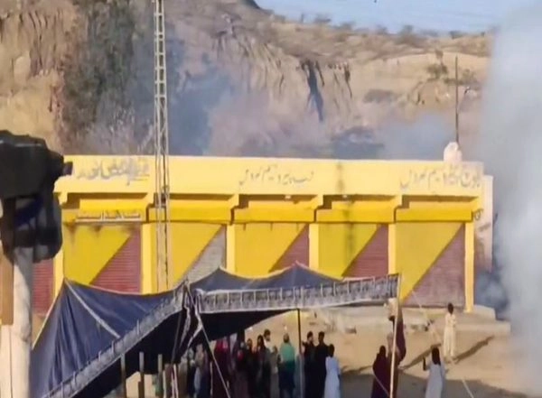 World News | Baloch Group Alleges Pak Brutality as Fire Opened, Tear Gas Lobbed on Peaceful Protestors