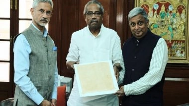 World News | India Receives Mahatma Gandhi Artefacts from South Africa