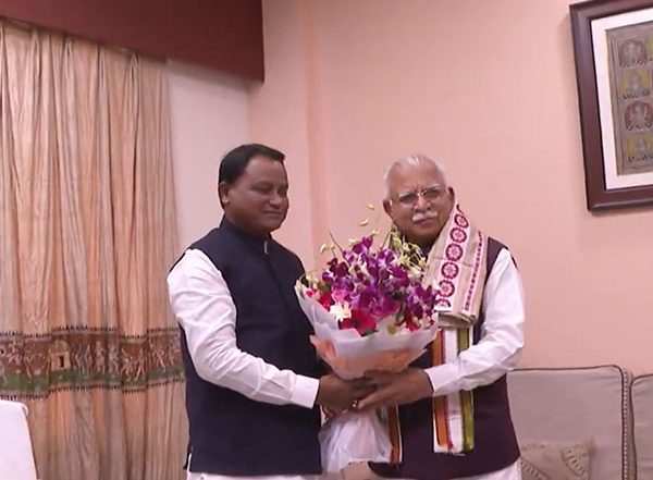 India News | Odisha : CM Mohan Charan Majhi Meets Union Minister Manohar Lal Khattar ,discusses Urban Development Initiatives