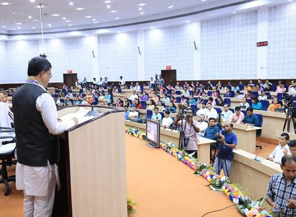 India News | DCI Approves MDS in Agartala Government Dental College: Tripura CM Manik Saha DCI Approves Master of Dental Surgery Program in AGDC: CM Dr. Manik Saha