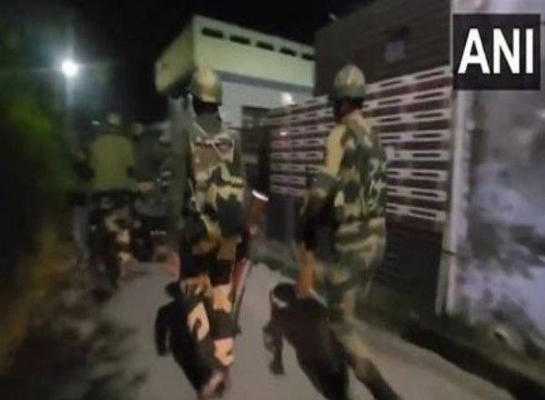 India News | J-K Police, Indian Army Launch Joint Operation in Hiranagar After Firing Incident