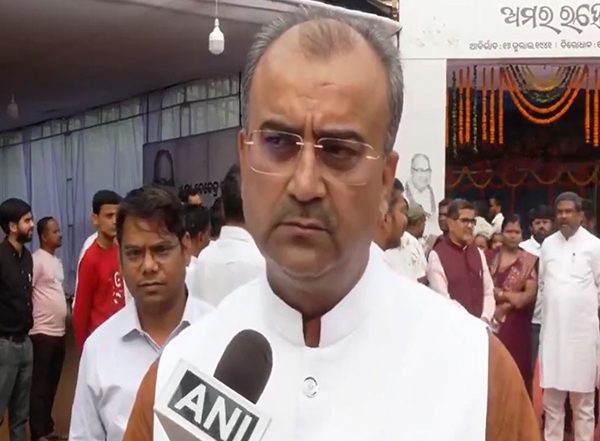 India News | Bihar Minister Pandey Slams Lalu's Family as 'non-serious', Defends Nitish Kumar over National Anthem Row