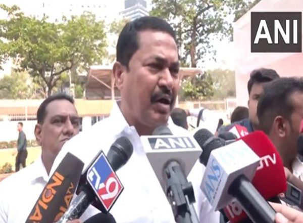 India News | Congress' Nana Patole Attacks Mahayuti Govt After Shinde Sena Youth Group Vandalises Comedy Club