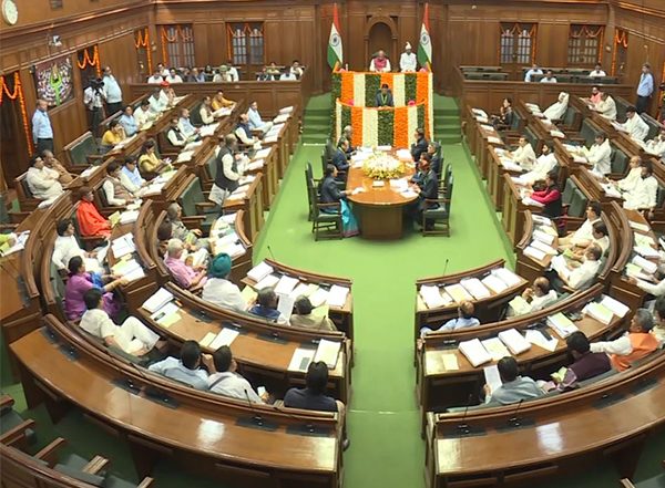 India News | Delhi: CM Rekha Gupta Tables CAG Report on DTC in Assembly, BJP Slams AAP over Financial Mismanagement