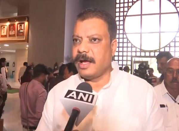India News | MP Congress to Approach SC over Alleged Transport Department Scam and Ex-constable Saurabh Sharma Corruption Case