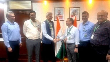 India News | Defence Ministry Inks Rs 6,900 Crore Contracts for 155mm/52 Calibre Advanced Towed Artillery Gun Systems