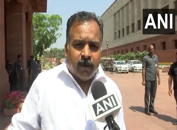 World News | Congress MP Manickam Tagore Credits Manmohan Singh as Trump Cites India's Voter Id System in US Election Reform