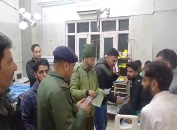 India News | J-K : Bus Travelling from Jammu to Srinagar Overturns Inside Banihal Qazigun Navyug Tunnel, 12 Injured