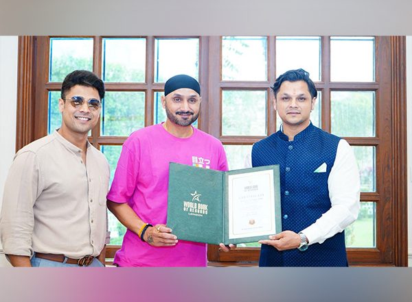 Business News | Harbhajan Singh Praises the Youth Icon of MP, Akash Singh Rajput, for Hosting the World's Biggest Cricket Tournament in Surkhi