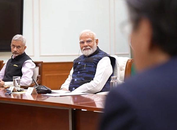 World News | PM Meets Japanese Delegation, Discusses Deepening Economic Cooperation Between Nations