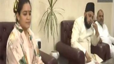 India News | UP BJP Leader Aparna Yadav Meets Maulana Khalid Rasheed Farangi Mahali; Extends Wishes for 'Alvida Namaz'