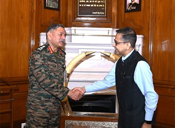 India News | Indian Army Chief, High Commissioner to Bangladesh Discuss Geostrategic Issues