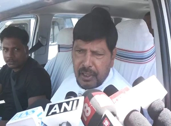 India News | Ramdas Athawale Meets Nitish Kumar, Urges Intervention Amid Bodh Gaya Protests