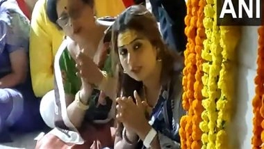 Entertainment News | Shreya Ghoshal Offers Prayers at Ujjain's Mahakaleshwar Temple