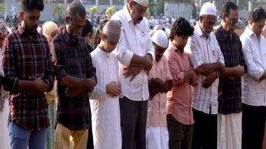 India News | Kerala: Muslims Offer Prayers, Celebrate Eid-ul-Fitr with Devotion in Thiruvananthapuram