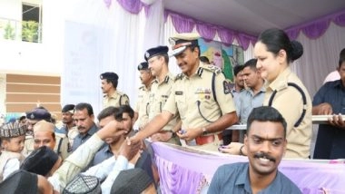 India News | Hyderabad Police Officials Distribute Sweets on Occasion of Eid-ul-Fitr