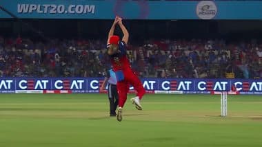 Ellyse Perry Times Her Jump to Perfection To Take Meg Lanning's Catch During RCB-W vs DC-W WPL 2025 Match (Watch Video)