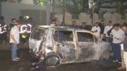 Mumbai Fire: 3 Injured, 2 Vehicles Damaged After Leaking Gas Pipeline Catches Blaze on Road in Andheri (Watch Video)