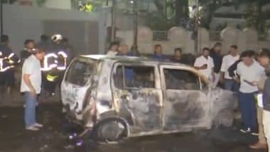 Mumbai Fire: 3 Injured, Several Vehicles Burnt to Ashes As Massive Blaze Erupts in Marol Area Due to Leakage in Gas Pipeline (Watch Video)