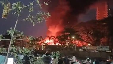 Goregaon Fire: Massive Blaze Erupts Behind Wagheshwari Temple in Mumbai, Video Surfaces