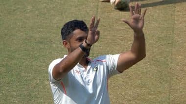 Karun Nair Gestures 'Nine' With His Fingers As He Celebrates Following Century in Vidarbha vs Kerala Ranji Trophy 2024–25 Final (Watch Video)