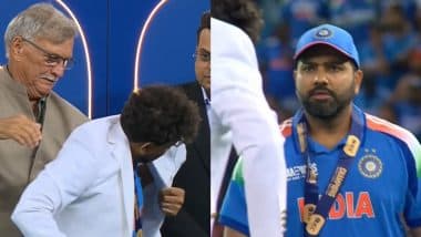 Rohit Sharma Angry at Kuldeep Yadav for Fumbling While Wearing White Jacket During ICC Champions Trophy 2025 Presentation Ceremony? Watch Viral Video