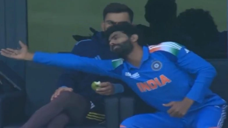 Virat Kohli and Ravindra Jadeja Discuss Glenn Phillips’ One-Handed Stunner During IND vs NZ ICC Champions Trophy 2025 (Watch Video)