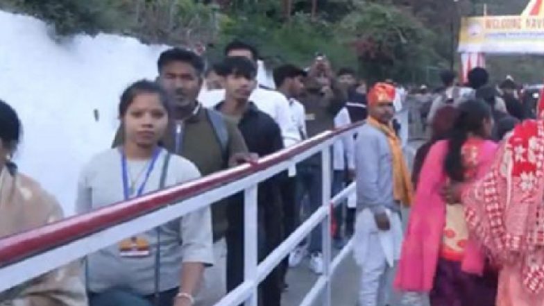 Jammu and Kashmir: Large Number of Devotees Gather at Mata Vaishno Devi Mandir