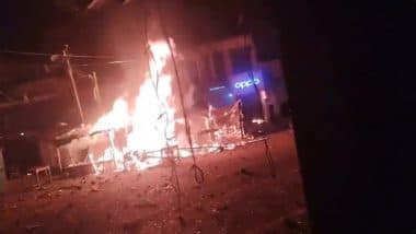 Jharkhand: Several Injured, Shops Torched After Clash Between 2 Groups During Holi Procession in Giridih (Watch Video)