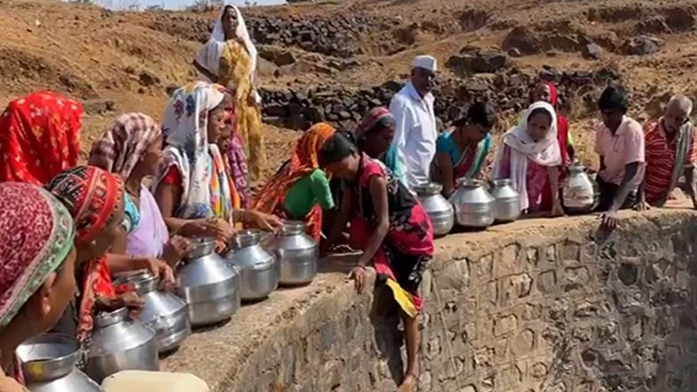 Nashik Water Crisis: Women in Borichivari Village Brave Deep Well, Walk Miles in Scorching Heat To Fetch Water; Video Surfaces