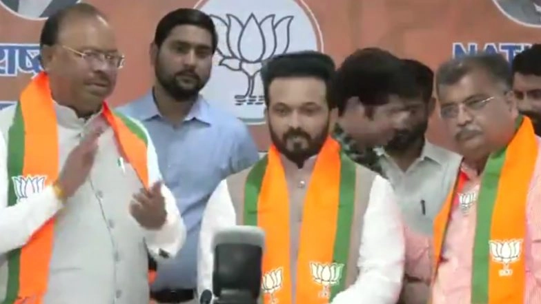 Former Indian Cricketer Kedar Jadhav Joins BJP in Mumbai, Welcomed by Maharashtra Minister Chandrashekhar Bawankule (Watch Video)
