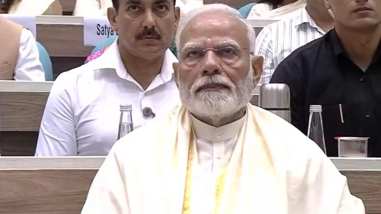 PM Modi Recites ‘Navkar Mahamantra’ at Vigyan Bhawan, Calls on Citizens To Chant Jain Mantra