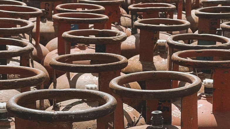 LPG Cylinder Price Cut: 19-kg Commercial Cylinder Prices Reduced by INR 58.50, Effective From July 1; Domestic Rates Remain Unchanged
