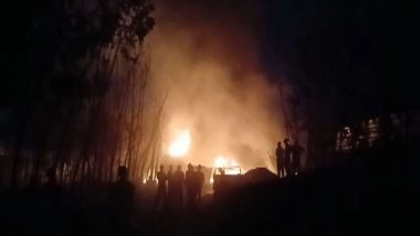 India News | Bihar: Massive Fire Engulfs Chemical Factory in Gulab Bagh Area of Patna
