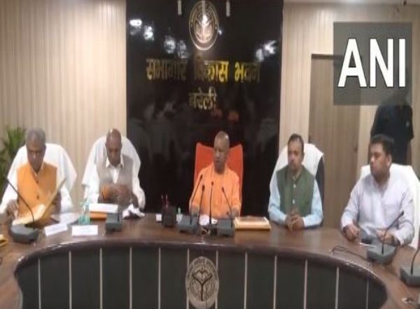 India News | UP: CM Yogi Adityanath Holds Divisional Review Meeting with Officials in Bareilly