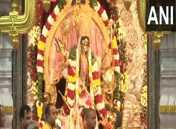 India News | Morning Aarti Held at Shri Aadya Katyayani Shaktipith in Chhatarpur on Fourth Day of Chaitra Navratri