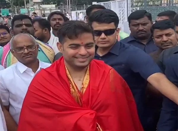 Entertainment News | Akash Ambani Visits, Offers Prayers at Sri Venkateswara Temple
