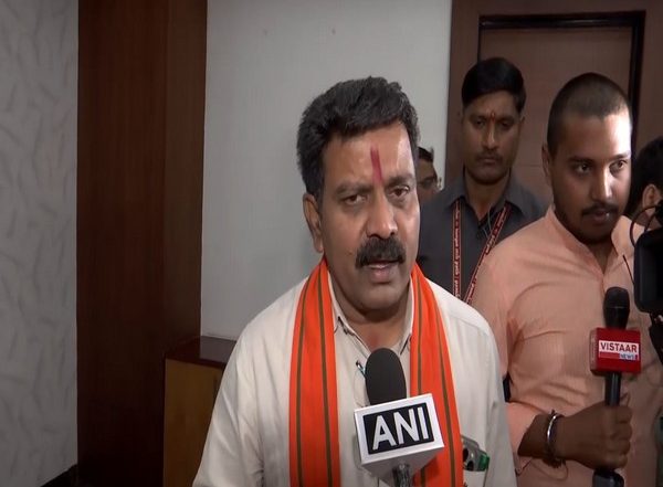 India News | There is No War-like Situation in Chhattisgarh, Govt Do Not Want to Fire Single Bullet: Deputy CM Vijay Sharma