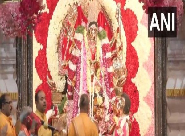 India News | Morning Aarti Held at Shri Aadya Katyayani Shaktipith in Chhatarpur on Sixth Day of Chaitra Navratri