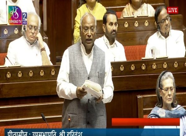 India News | Mallikarjun Kharge Demands Inquiry into Manipur Violence; Asks Govt to Table White Paper